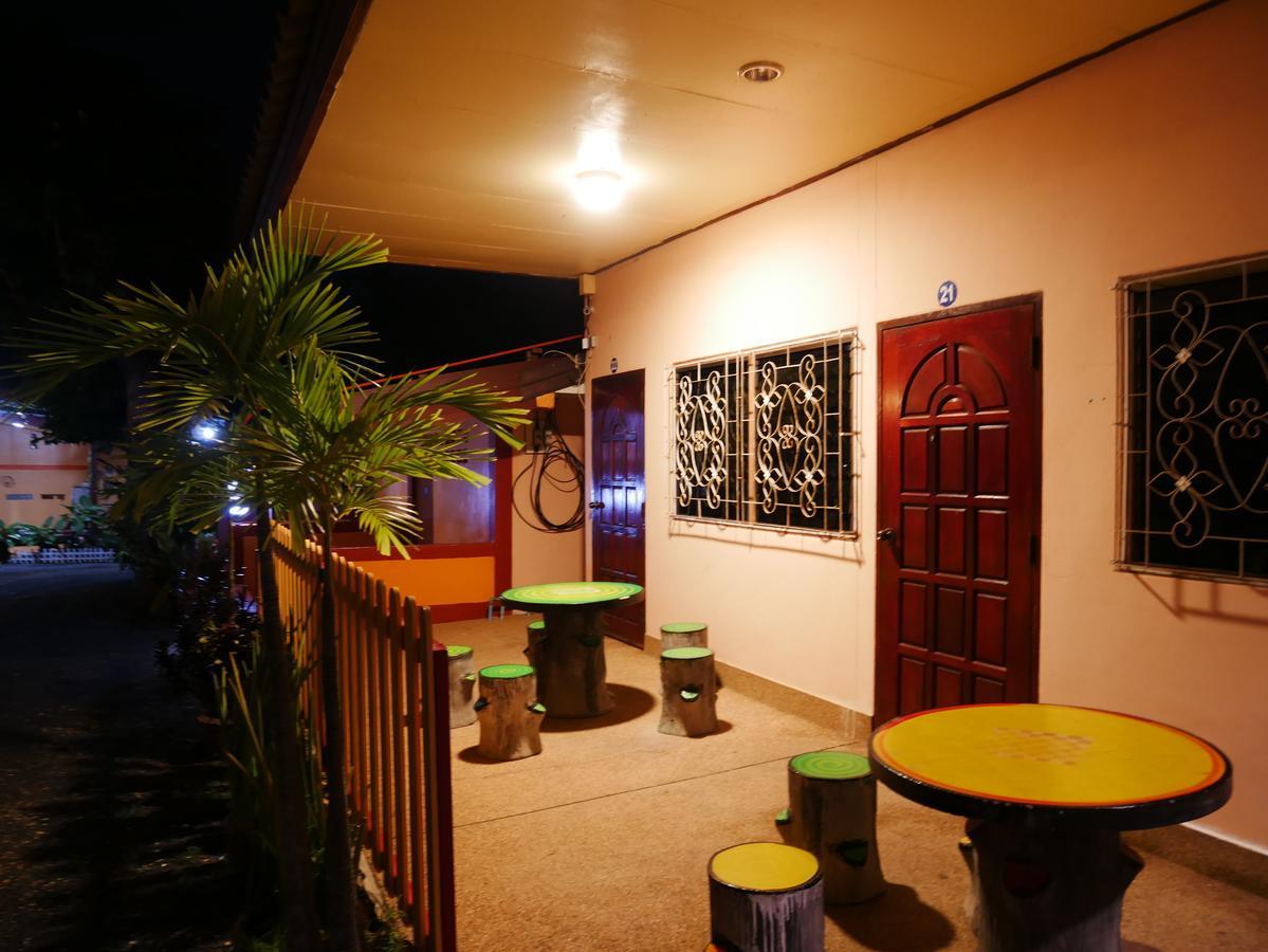 Khong Chiam Hotel Экстерьер фото